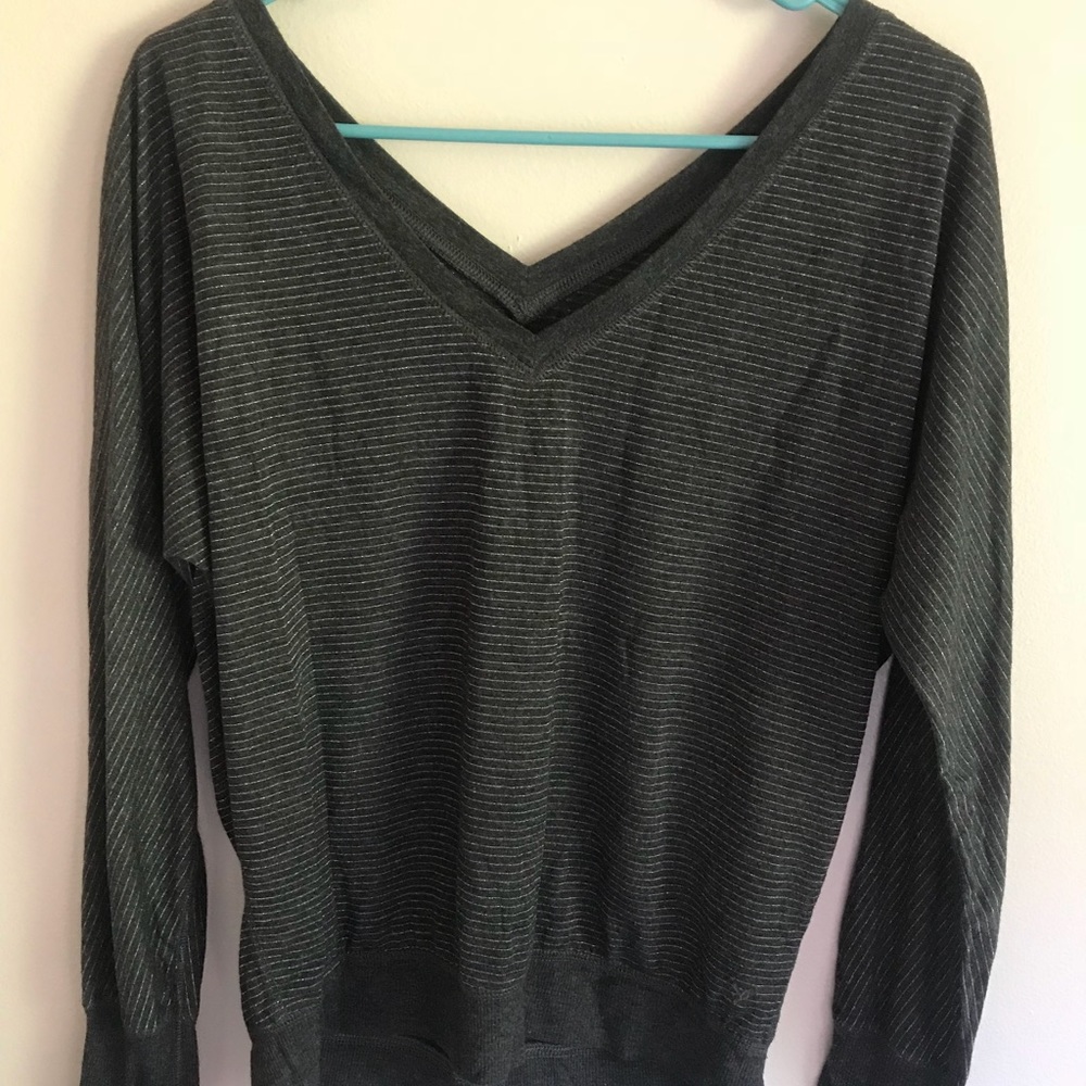 A&E vneck front & back sparkly stripped shirt